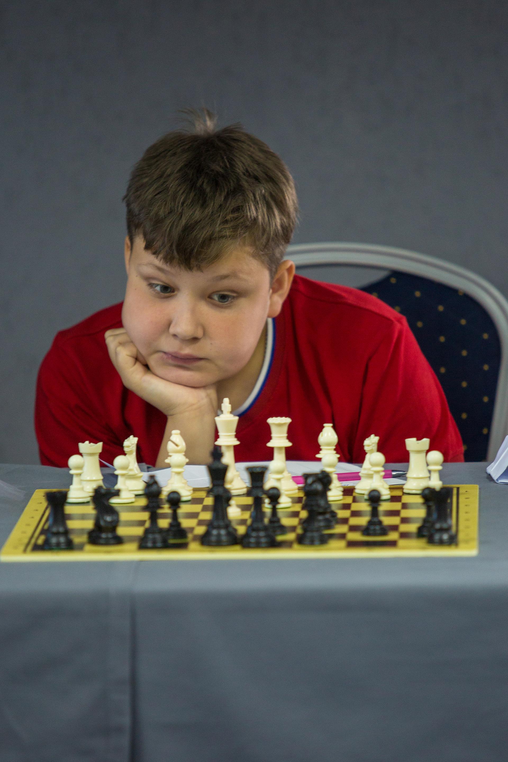 областная спортивная школа по шахматам а. маленький шахматист. федерация шахмат дагестана. аскар сайлауович шахматы. девять шахматистов.