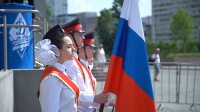 У мемориальной доски, посвящённой ОМСБОН, возложили цветы