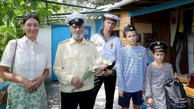 Сотрудники отеля Yalta Intourist встретились с ветеранами Великой Отечественной войны и ветеранами флота Ялтинского округа
