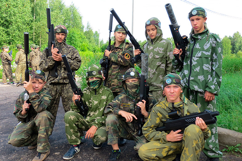 Подшефные кинокомпании «Союз Маринс Групп» воспитанники военно-патриотического клуба «Пантера» на тактической игре «Лазертаг»